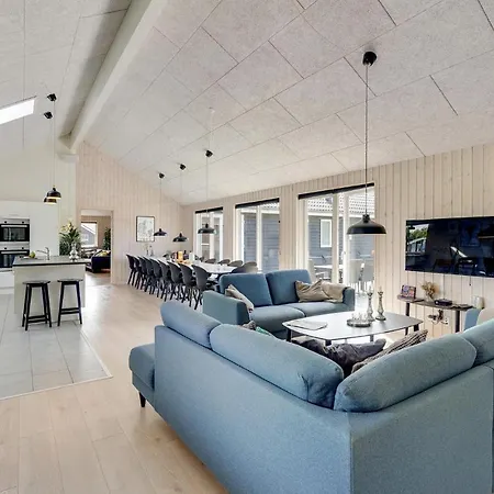 Сasa de vacaciones Preciosa Casa En Væggerløse Con Sauna Bøtø By